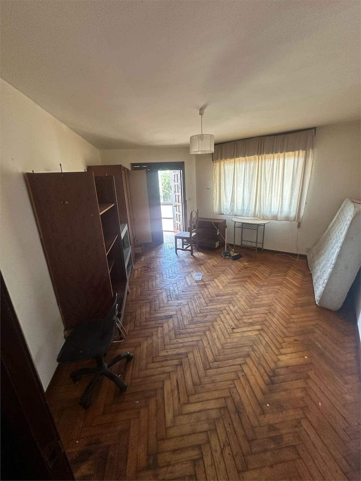 Inmueble recuperado en Gondomar (Pontevedra) Inquilinos morosos - Imagen 3